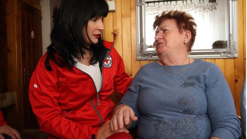  A social worker with the Slovak Red Cross talks with a woman who fled conflict in Ukraine and is now staying in a private home. The chat is part of regular follow up meetings that Red Cross social workers carry out as part of their work in supporting Ukrainian refugees hosted in private homes. 